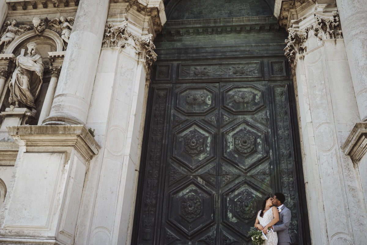 Să trecem acum la punctul dureros, figurile pentru a alege fotograful pentru nuntă in Italia